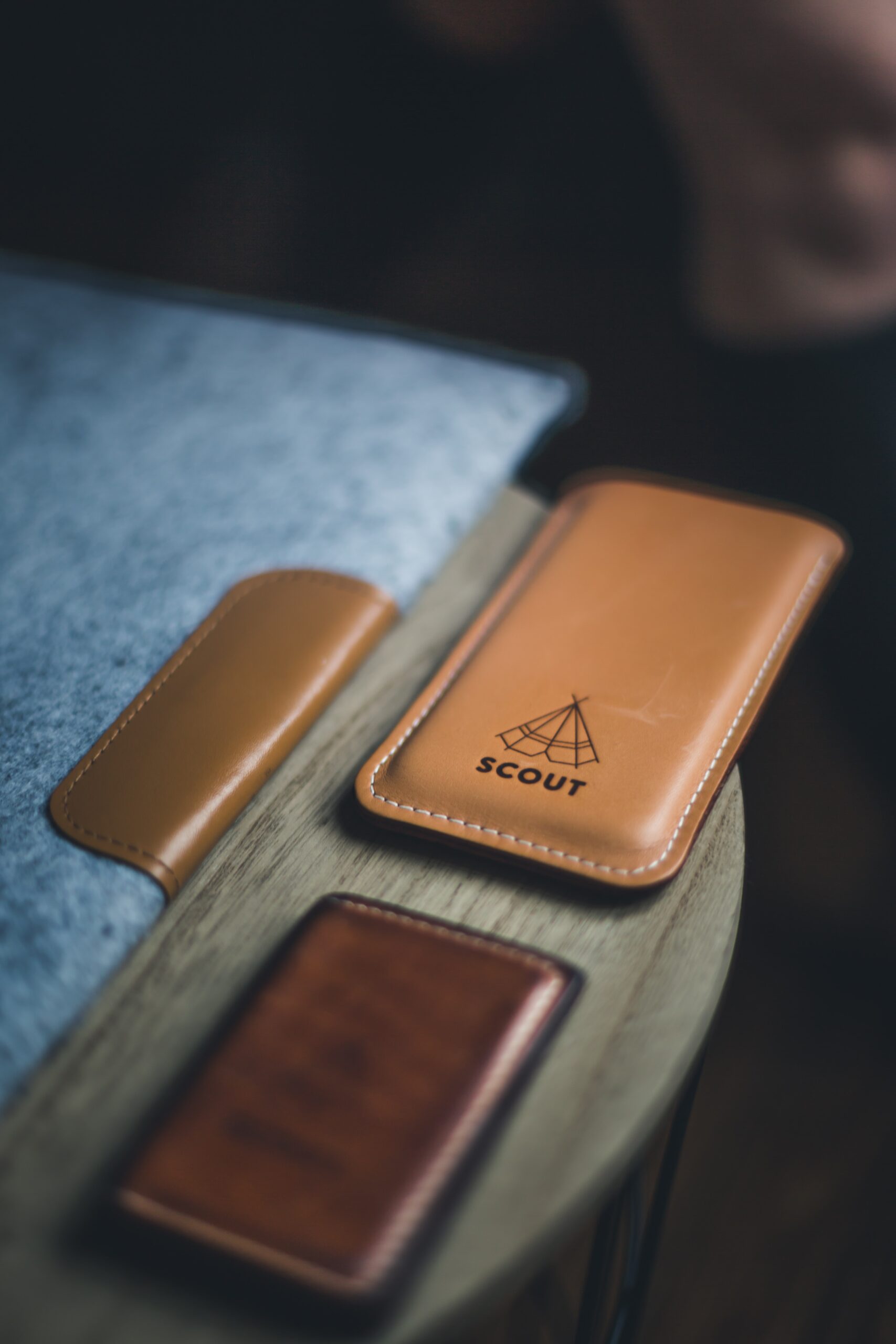 GOLDEN HIT OF MEN’S FASHION: CARD HOLDERS AND WALLETS